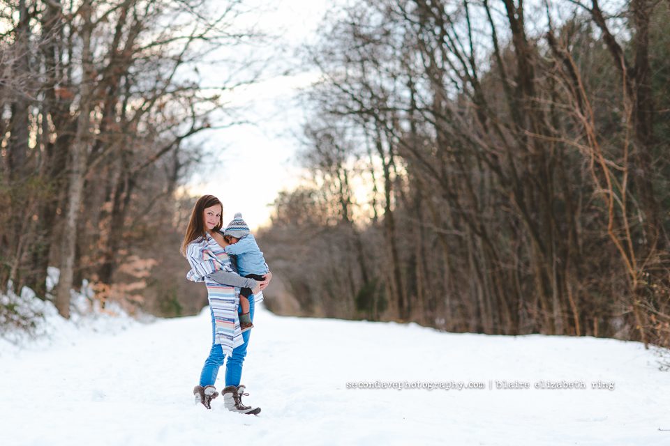 Snowy breastfeeding portraits in Northern Virginia and the Washington DC metro area. Empowering mothers on their breastfeeding journey.