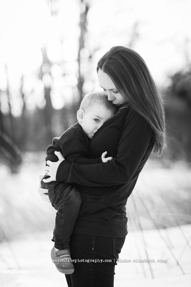 Snowy breastfeeding portraits in Northern Virginia and the Washington DC metro area. Empowering mothers on their breastfeeding journey.