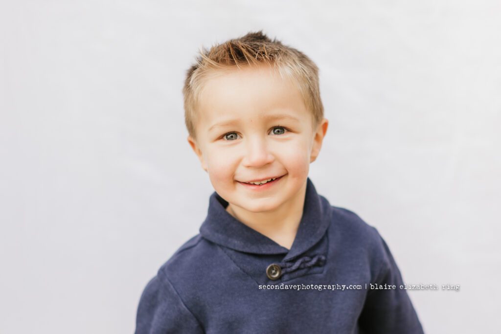 Have you wondered why schools should offer Spring portraits? Here is my take as your Northern Virginia school photographer.