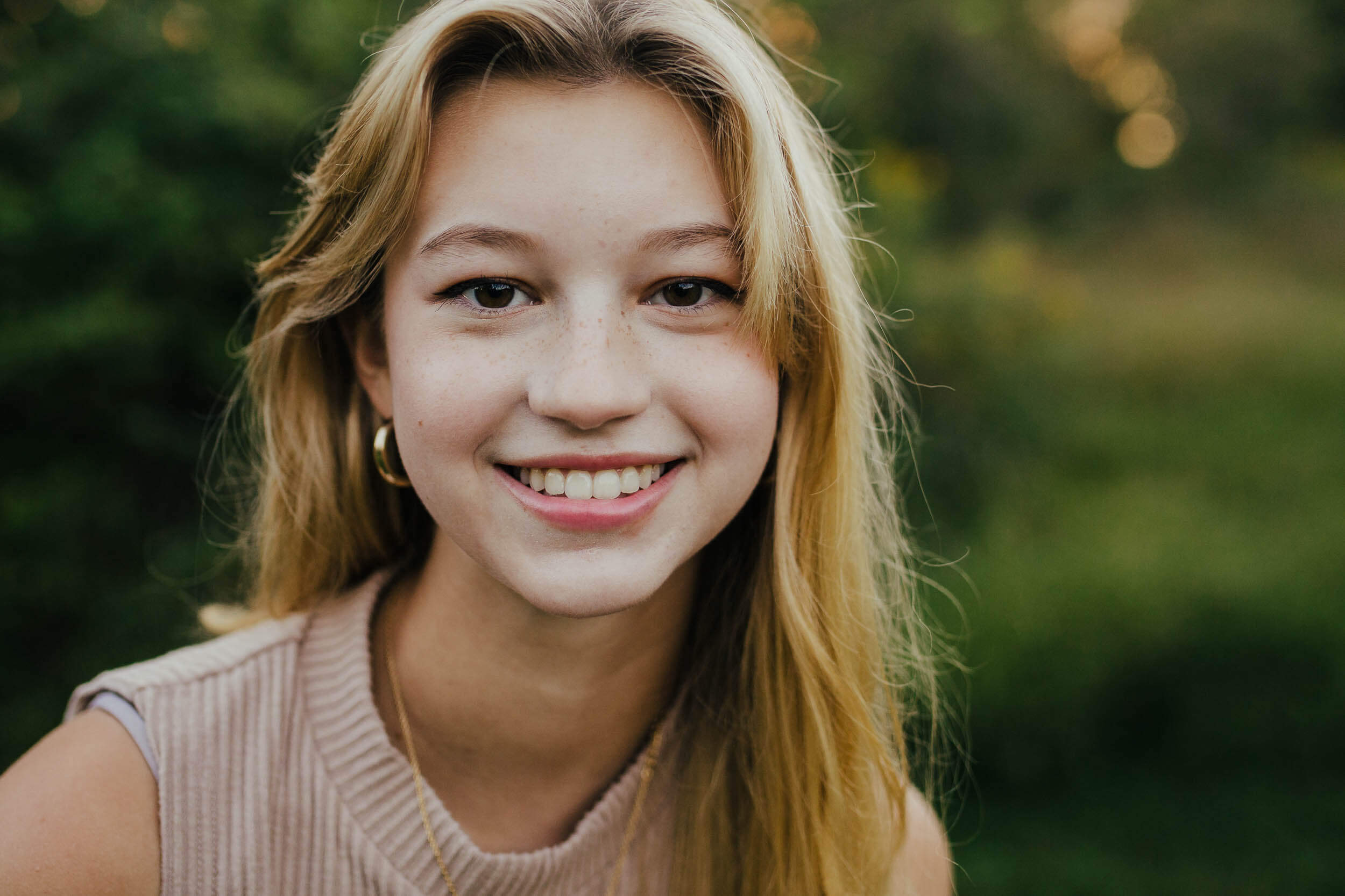 nova-high-school-senior-photography-close-up-portrait