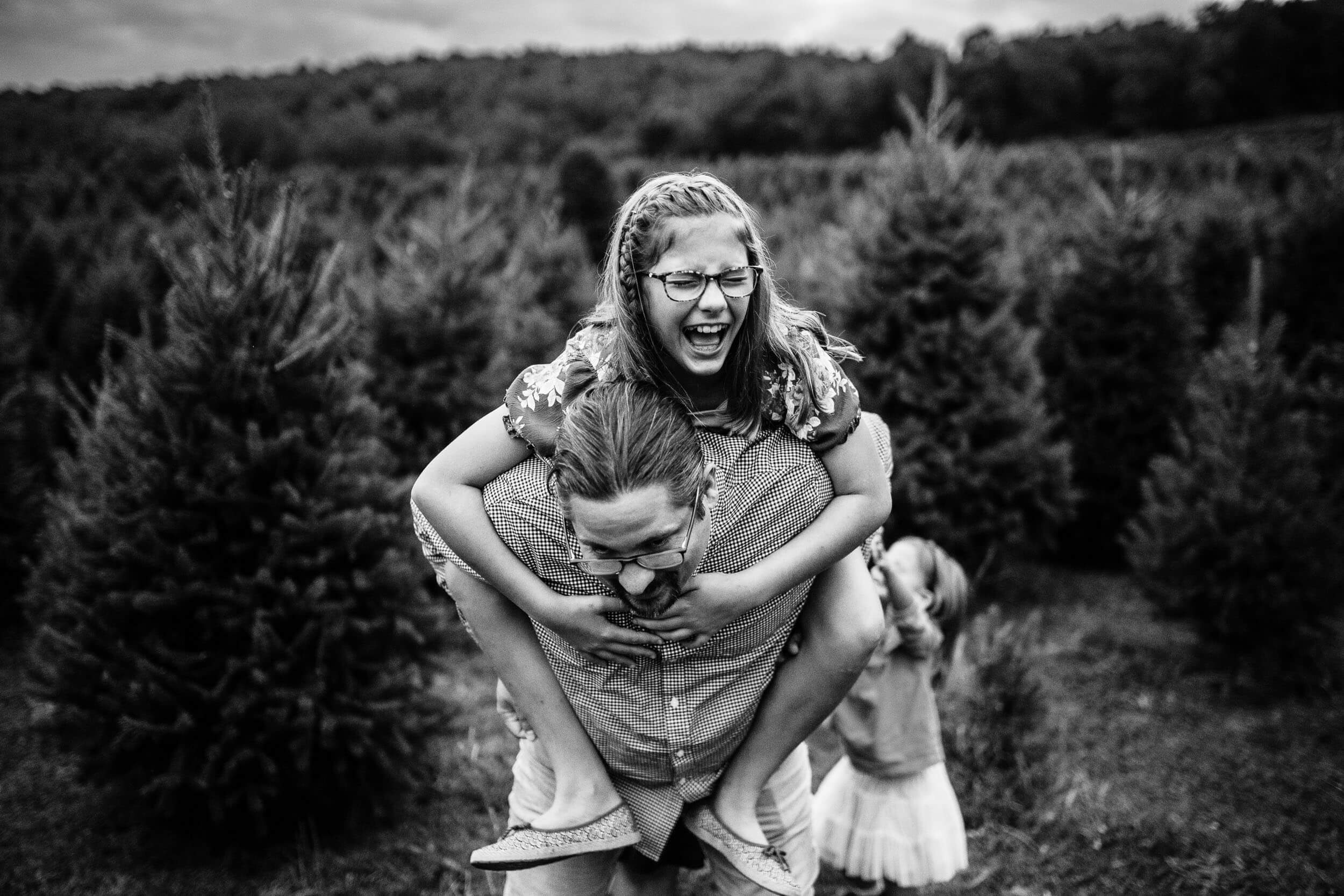 nova-family-photographer-christmas-tree-farm-black-and-white