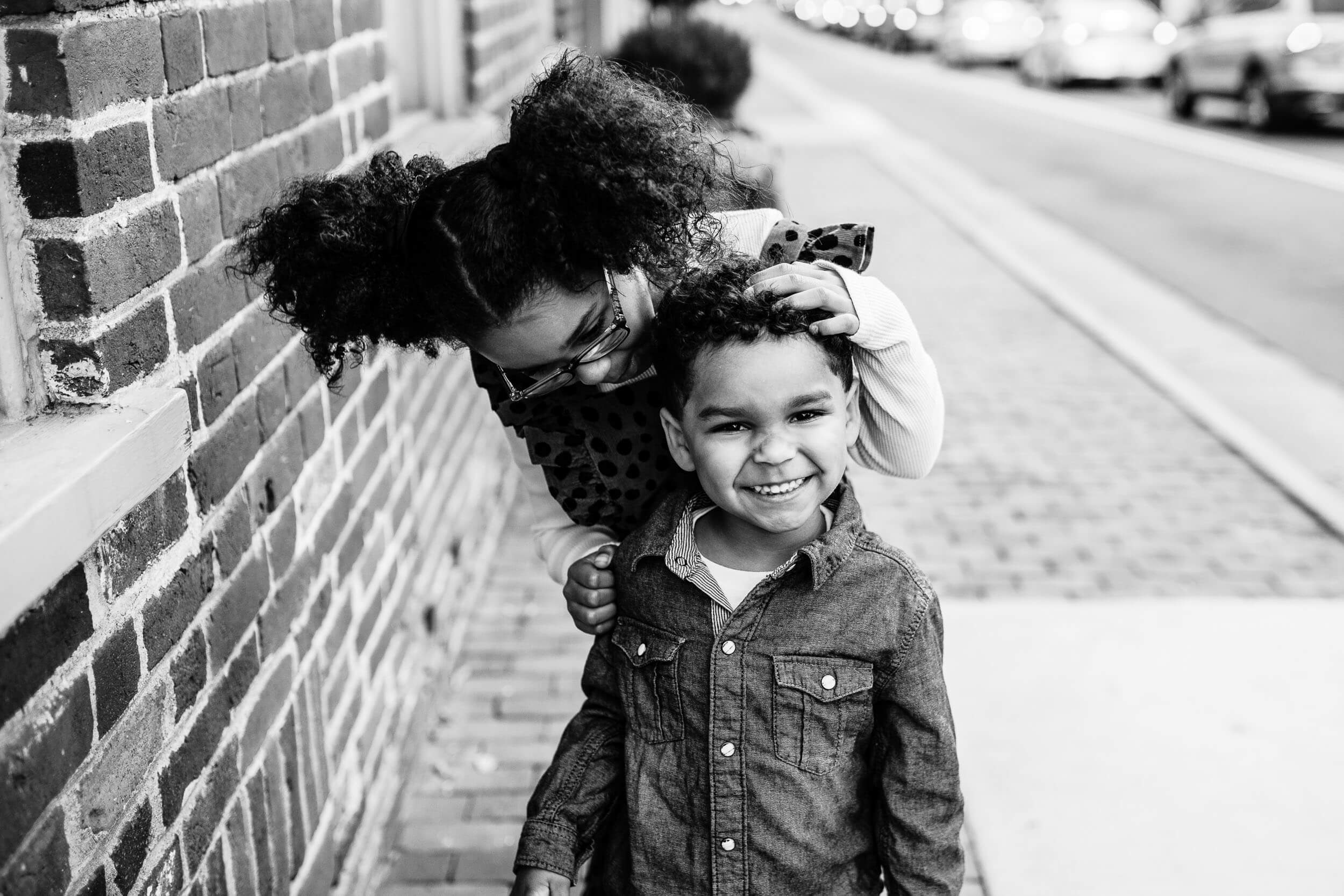 northern-va-family-photographer-downtown-leesburg-urban