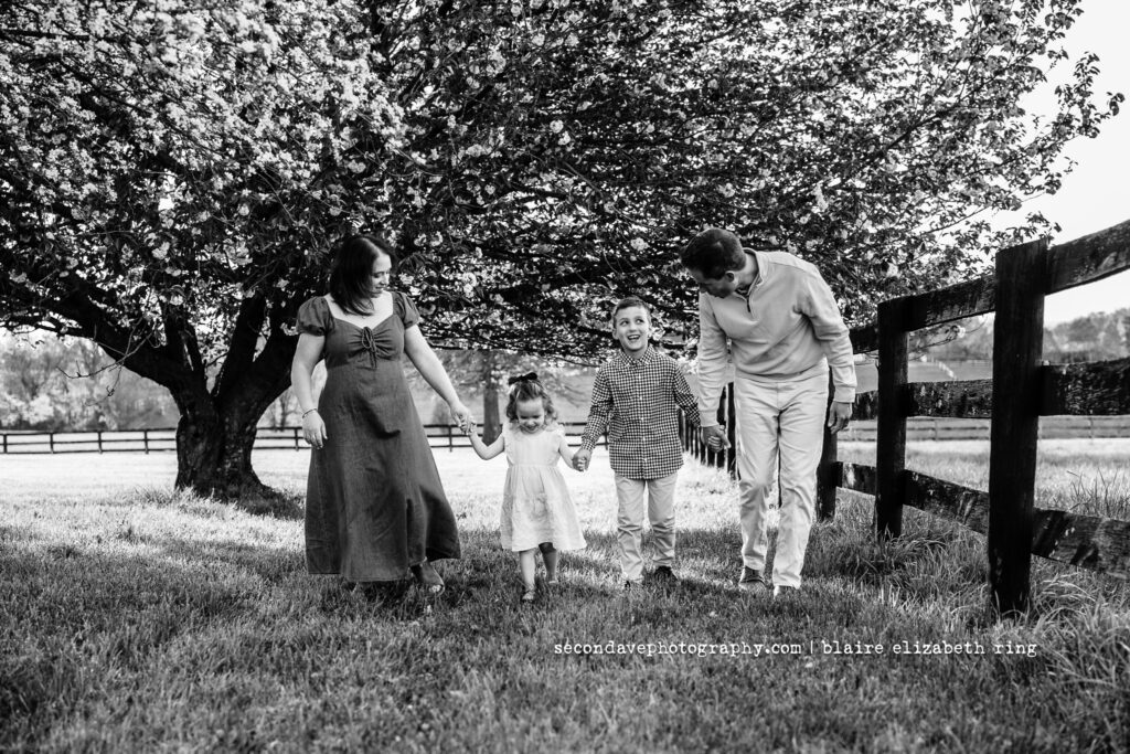 Natural family photography for camera-shy kids in NoVa. Learn how I create relaxed, candid family photos without forced smiles or pressure.